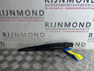 Used Rear wiper arm Opel Astra K 1.6 CDTI 136 16V Price € 24,20 Inclusive VAT offered by Autodemontage Rijnmond BV