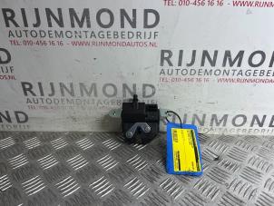 Used Tailgate lock mechanism Opel Astra K 1.6 CDTI 136 16V Price € 30,25 Inclusive VAT offered by Autodemontage Rijnmond BV