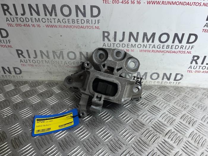 Usagé Support moteur Opel Astra K 1.6 CDTI 136 16V Prix € 36,30 Prix TTC proposé par Autodemontage Rijnmond BV