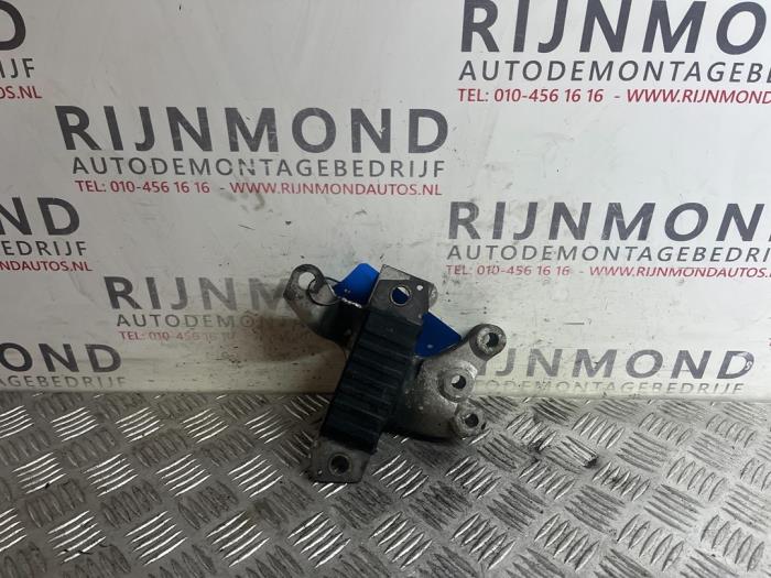Usagé Support moteur Fiat 500 (312) 1.2 Prix € 24,20 Prix TTC proposé par Autodemontage Rijnmond BV