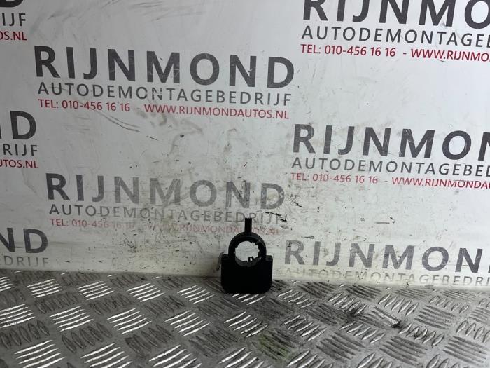 Begagnade Styrvinkelsensor Citroen C4 Coupé (LA) 2.0 16V Pris på förfrågan erbjuds av Autodemontage Rijnmond BV