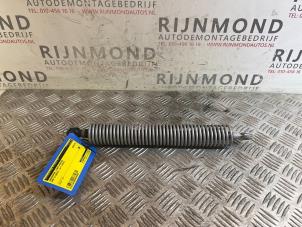 Used Rear gas strut, left BMW 5 serie (F10) 530d 24V Blue Performance Price € 60,50 Inclusive VAT offered by Autodemontage Rijnmond BV