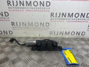 Used Tailgate motor BMW X6 (E71/72) M turbo 4.4i V8 32V Price € 60,50 Inclusive VAT offered by Autodemontage Rijnmond BV