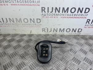Used Sliding door switch Opel Vivaro 1.6 CDTI BiTurbo 120 Price on request offered by Autodemontage Rijnmond BV