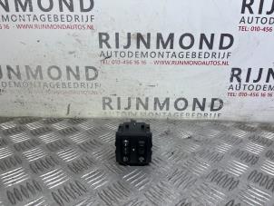 Used Height control switch Renault Clio IV (5R) 0.9 Energy TCE 90 12V Price on request offered by Autodemontage Rijnmond BV