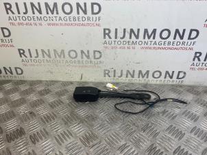 Used Front seatbelt buckle, left Peugeot 1007 (KM) 1.4 Price on request offered by Autodemontage Rijnmond BV