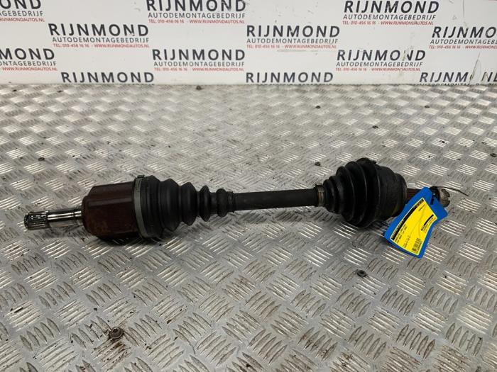 Gebrauchte Antriebswelle links vorne Fiat Bravo (198A) 1.6 JTD Multijet 120 Preis € 30,00 Margenregelung angeboten von Autodemontage Rijnmond BV