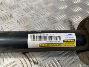 Used Front shock absorber, right Mercedes C (W205) C-200 2.0 CGI 16V Price € 151,25 Inclusive VAT offered by Autodemontage Rijnmond BV