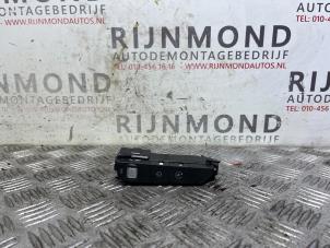 Używane Przelacznik (rózne) Mercedes C (W205) C-200 2.0 CGI 16V Cena € 36,30 Z VAT oferowane przez Autodemontage Rijnmond BV