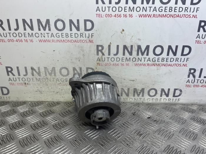 Used Engine mount Mercedes C (W205) C-200 2.0 CGI 16V Price € 36,30 Inclusive VAT offered by Autodemontage Rijnmond BV