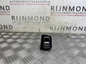Gebrauchte Elektrisches Fenster Schalter Mercedes C (W205) C-200 2.0 CGI 16V Preis € 24,20 Mit Mehrwertsteuer angeboten von Autodemontage Rijnmond BV