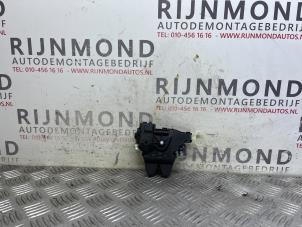 Used Tailgate lock mechanism Mercedes C (W205) C-200 2.0 CGI 16V Price € 36,30 Inclusive VAT offered by Autodemontage Rijnmond BV