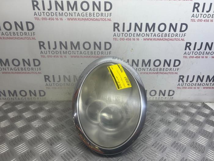 Używane Reflektor lewy BMW Mini (R50/53) 1.6 16V One Cena € 40,00 Procedura marży oferowane przez Autodemontage Rijnmond BV