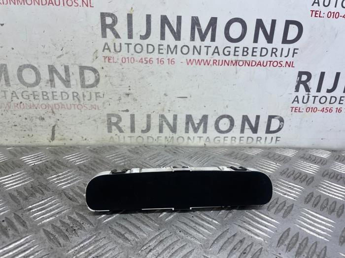Begagnade Innerdisplay Chevrolet Spark (M300) 1.0 16V Bifuel Pris på förfrågan erbjuds av Autodemontage Rijnmond BV