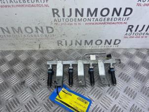 Used Fuel injector nozzle Chevrolet Spark (M300) 1.0 16V Bifuel Price € 70,00 Margin scheme offered by Autodemontage Rijnmond BV