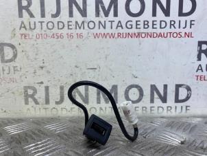 Used AUX / USB connection Mercedes C Estate (S204) 2.2 C-250 CDI 16V BlueEfficiency Price on request offered by Autodemontage Rijnmond BV