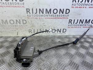 Used Rear door mechanism 4-door, right Peugeot 208 I (CA/CC/CK/CL) 1.2 Vti 12V PureTech 82 Price on request offered by Autodemontage Rijnmond BV