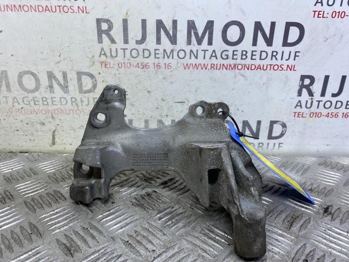 Usagé Support moteur Renault Kadjar (RFEH) 1.2 Energy TCE 130 Prix € 24,20 Prix TTC proposé par Autodemontage Rijnmond BV