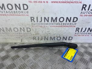 Used Rear wiper arm Fiat Fiorino (225) 1.3 D 16V Multijet Price on request offered by Autodemontage Rijnmond BV