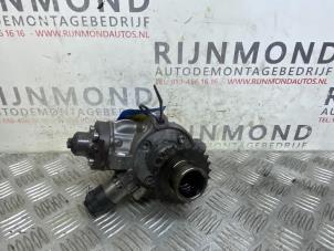 Used Diesel pump Mercedes E (W213) E-220d 2.0 Turbo 16V Price € 332,75 Inclusive VAT offered by Autodemontage Rijnmond BV