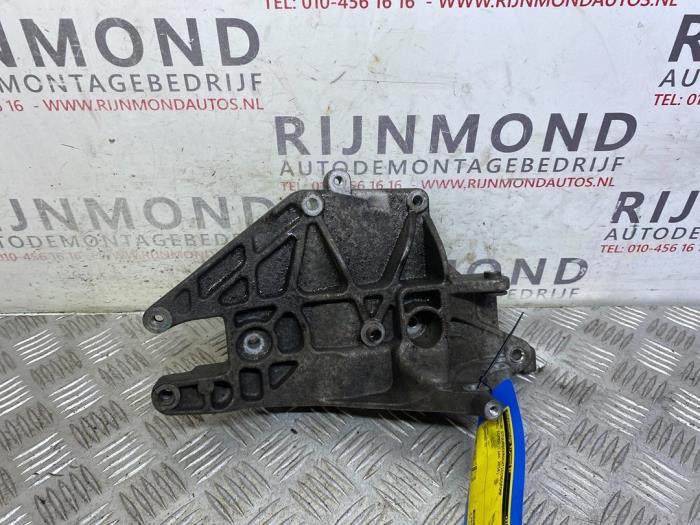 Usagé Support pompe direction assistée Opel Combo 1.3 CDTI 16V ecoFlex Prix sur demande proposé par Autodemontage Rijnmond BV