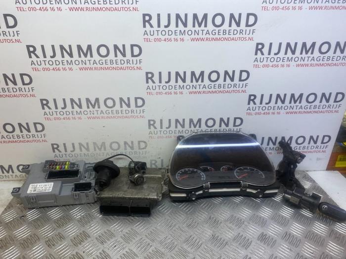 Used Ignition lock + computer Opel Combo 1.3 CDTI 16V ecoFlex Price € 350,00 Margin scheme offered by Autodemontage Rijnmond BV