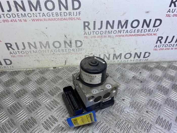 Begagnade ABS-pump Ford Galaxy (WGR) 2.0 Pris på förfrågan erbjuds av Autodemontage Rijnmond BV