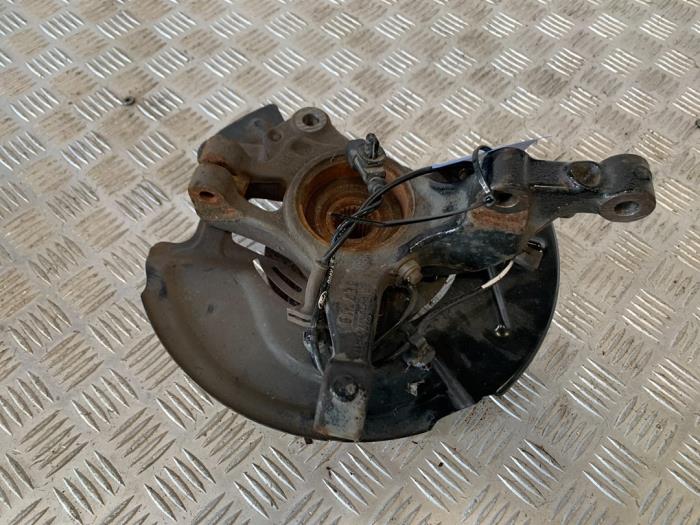 Front wheel hub from a Ford Fiesta 7 1.0 EcoBoost 12V 100 Van 2019