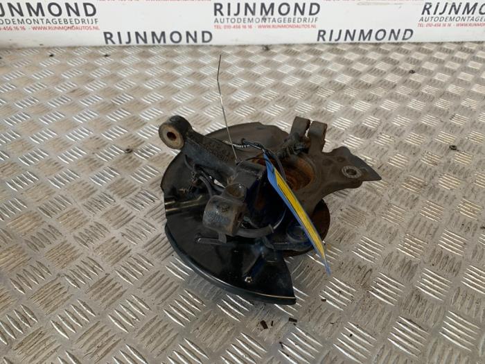 Front wheel hub from a Ford Fiesta 7 1.0 EcoBoost 12V 100 Van 2019