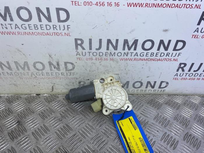 Usados Motor de ventanilla de puerta Mercedes CLK (C209) 3.2 320 CDI V6 24V Precio de solicitud ofrecido por Autodemontage Rijnmond BV