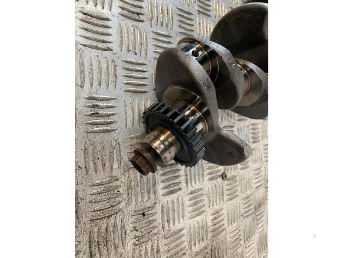 Crankshaft from a Audi A3 Sportback (8YA) 2.0 35 TDI 16V 2020