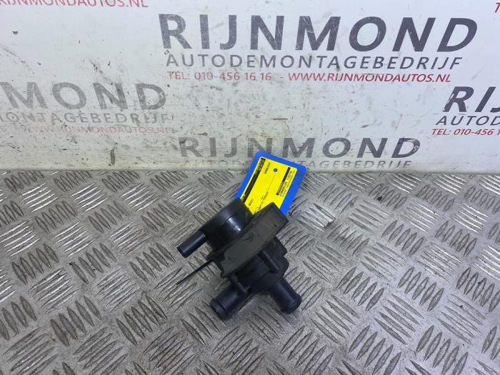 Begagnade Extra vattenpump Seat Ibiza IV (6J5) 1.2 TSI Pris på förfrågan erbjuds av Autodemontage Rijnmond BV