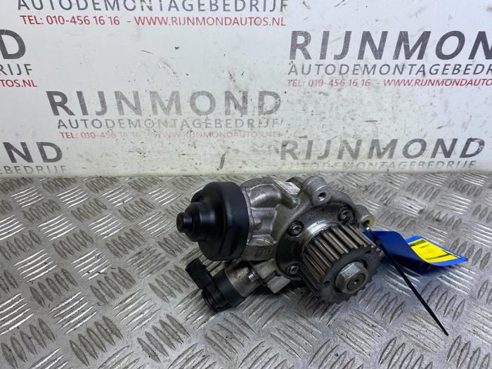 Begagnade Dieselpump Volkswagen Touran (5T1) 2.0 TDI 150 Pris på förfrågan erbjuds av Autodemontage Rijnmond BV