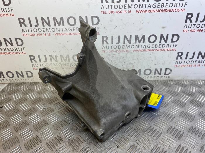 Engine mount from a Volkswagen Polo VI (AW1) 1.0 TSI 12V 2019