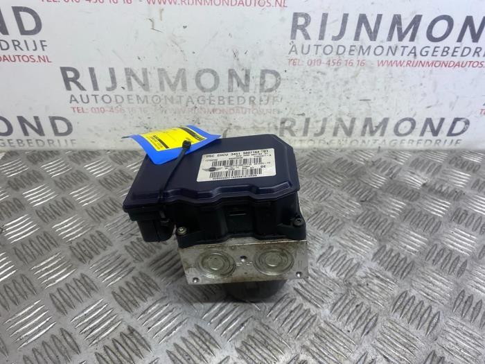 Begagnade ABS-pump Mini Countryman (R60) 1.6 16V One Pris på förfrågan erbjuds av Autodemontage Rijnmond BV