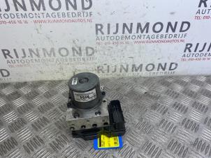 Used ABS pump Hyundai iX35 (LM) 1.7 CRDi 16V Price € 181,50 Inclusive VAT offered by Autodemontage Rijnmond BV