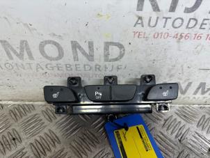 Used Seat heating switch Hyundai iX35 (LM) 1.7 CRDi 16V Price on request offered by Autodemontage Rijnmond BV