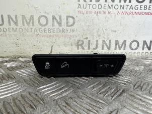 Usados Interruptor (varios) Hyundai iX35 (LM) 1.7 CRDi 16V Precio de solicitud ofrecido por Autodemontage Rijnmond BV
