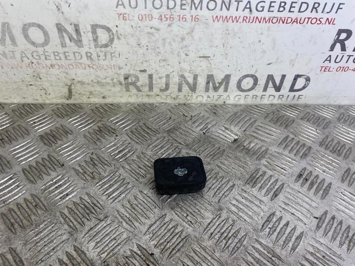 Begagnade Regnsensor Volkswagen Passat (3C2) 2.0 FSI 16V Pris på förfrågan erbjuds av Autodemontage Rijnmond BV