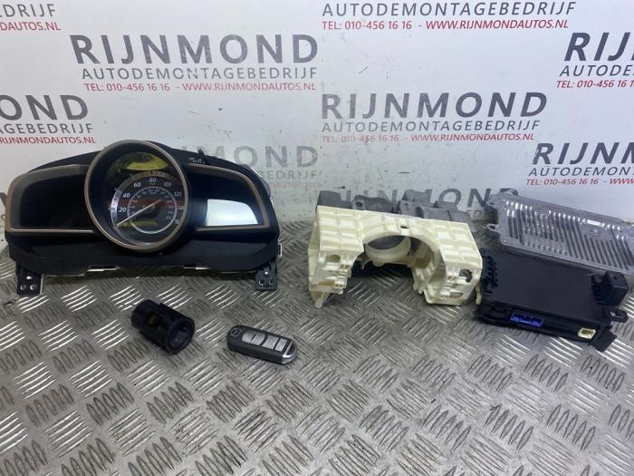 Ignition lock + computer Mazda 3 (BM/BN), 2013 / 2019 2.2 SkyActiv-D 150 16V, Saloon, 4-dr, Diesel, 2.191cc, 110kW (150pk), FWD, SHY4; SHY6, 2013-09 / 2019-05, BM622; BN622 (Used)