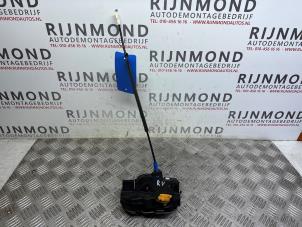 Used Front door lock mechanism 4-door, right Opel Astra J (PC6/PD6/PE6/PF6) 1.7 CDTi 16V 110 Price on request offered by Autodemontage Rijnmond BV