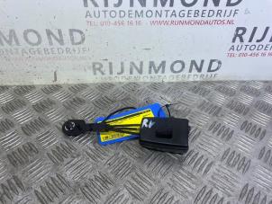 Gebrauchte Sicherheitsgurt Schließe rechts vorne Opel Astra J Sports Tourer (PD8/PE8/PF8) 1.7 CDTi 16V Preis auf Anfrage angeboten von Autodemontage Rijnmond BV