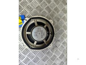 Used Speaker Hyundai iX35 (LM) 1.7 CRDi 16V Price € 18,15 Inclusive VAT offered by Autodemontage Rijnmond BV