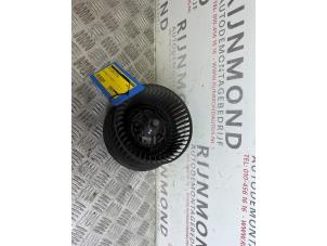Usados Motor de ventilador de calefactor Seat Alhambra (7V8/9) 1.9 TDi 4 Motion 115 Precio € 35,00 Norma de margen ofrecido por Autodemontage Rijnmond BV