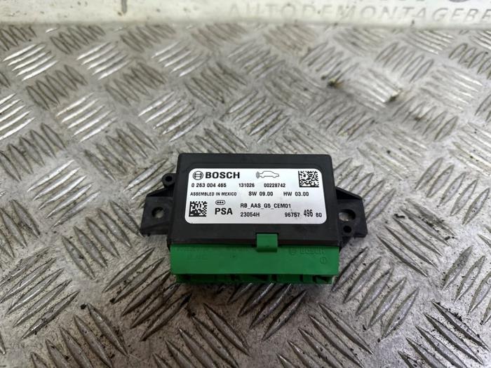 Begagnade PDC-modul Peugeot 208 I (CA/CC/CK/CL) 1.2 Vti 12V PureTech 82 Pris på förfrågan erbjuds av Autodemontage Rijnmond BV