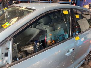 Usados Ventanilla de puerta de 4 puertas izquierda delante Volkswagen Polo V (6R) 1.2 TDI 12V BlueMotion Precio € 45,00 Norma de margen ofrecido por Autodemontage Rijnmond BV