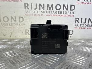 Używane regeleenheid schuifdak Audi A3 Sportback (8YA) 2.0 35 TDI 16V Cena € 121,00 Z VAT oferowane przez Autodemontage Rijnmond BV