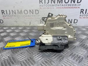 Używane Mechanizm blokady drzwi lewych tylnych wersja 4-drzwiowa Audi Q2 (GAB/GAG) 1.6 30 TDI 16V Cena € 48,40 Z VAT oferowane przez Autodemontage Rijnmond BV