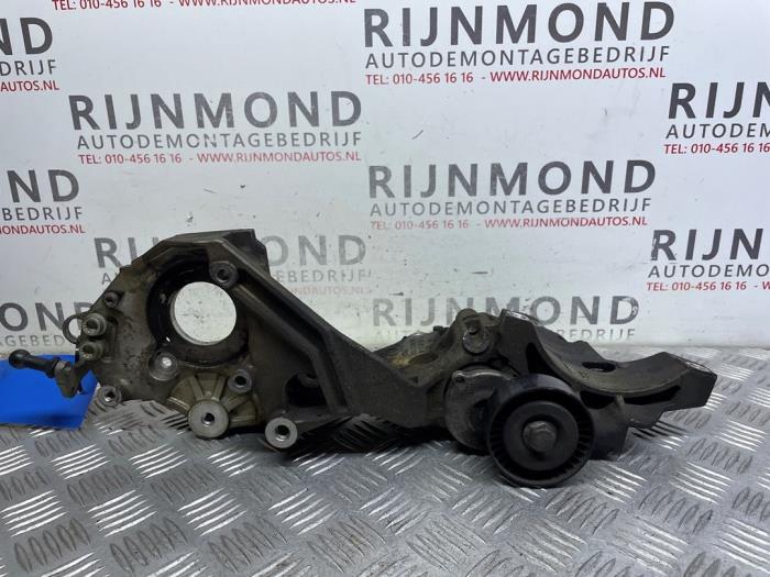 Usagé Support dynamo haut Volkswagen Polo V (6R) 1.2 TDI 12V BlueMotion Prix € 40,00 Règlement à la marge proposé par Autodemontage Rijnmond BV