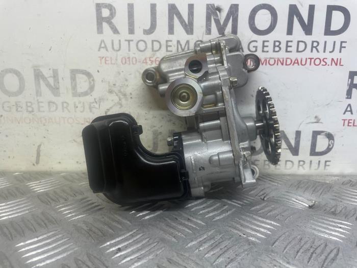 Używane Pompa oleju Mazda 3 (BM/BN) 2.0 SkyActiv-G 120 16V Cena na żądanie oferowane przez Autodemontage Rijnmond BV